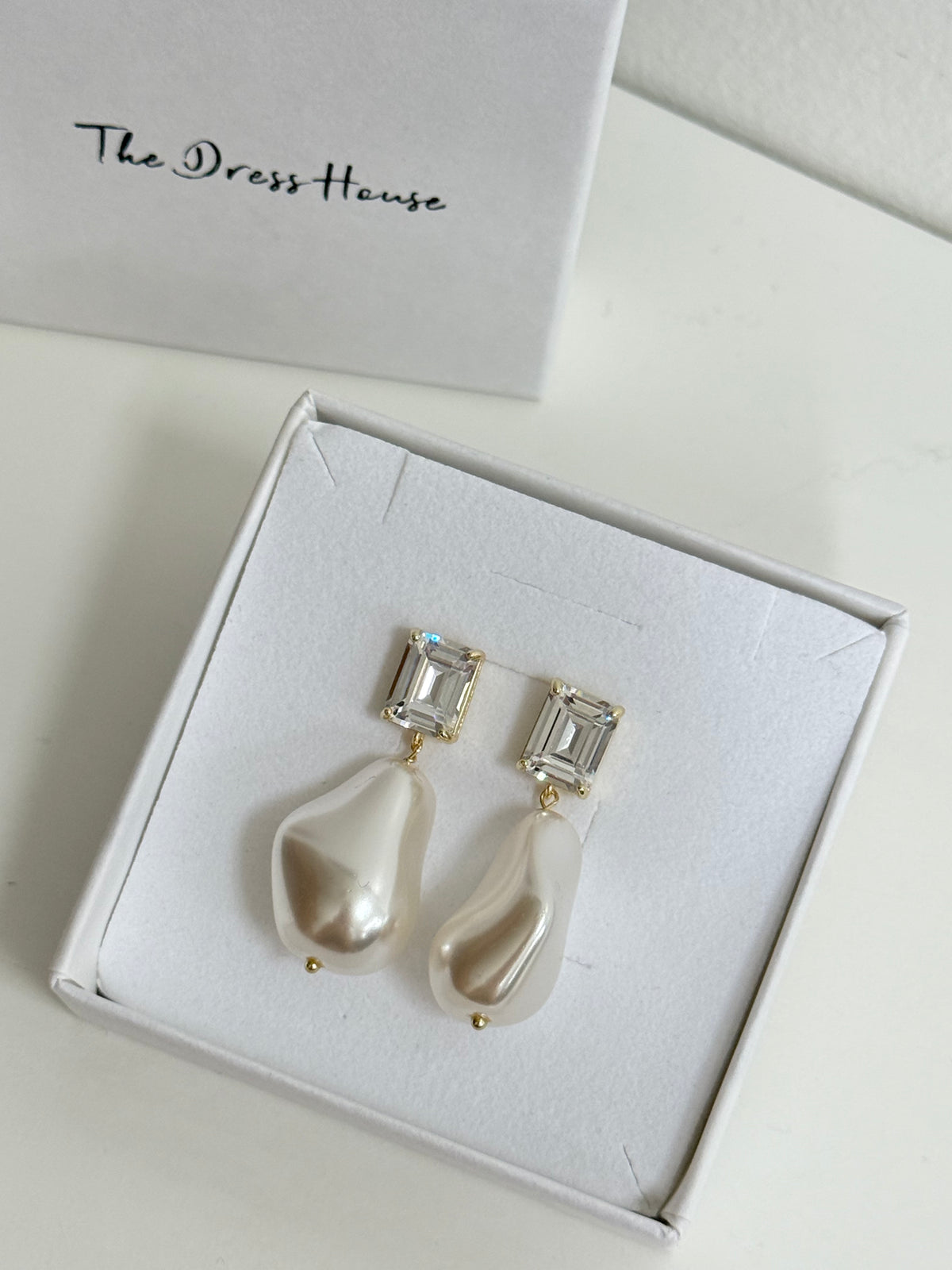 Alexander - Pearl Gold Earring