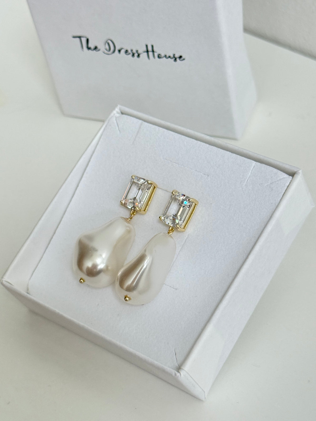 Alexander - Pearl Gold Earring