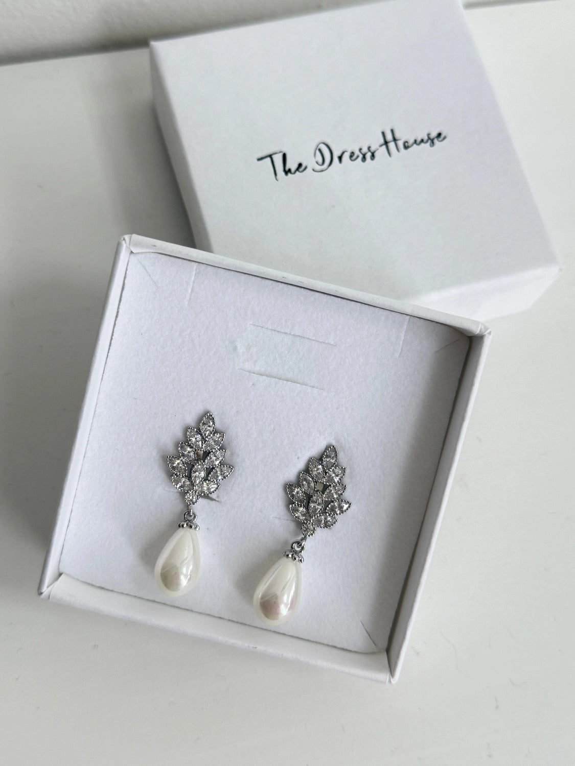 Lily - Clip On Earring