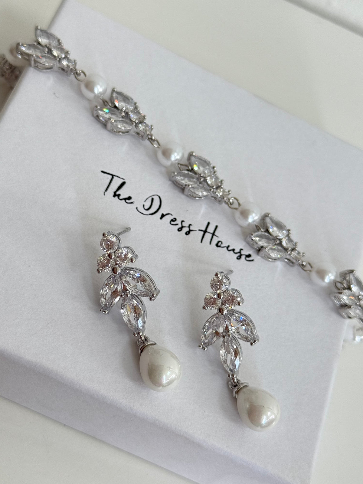 Cora - Bridal Silver Pearl Earring Necklace Set