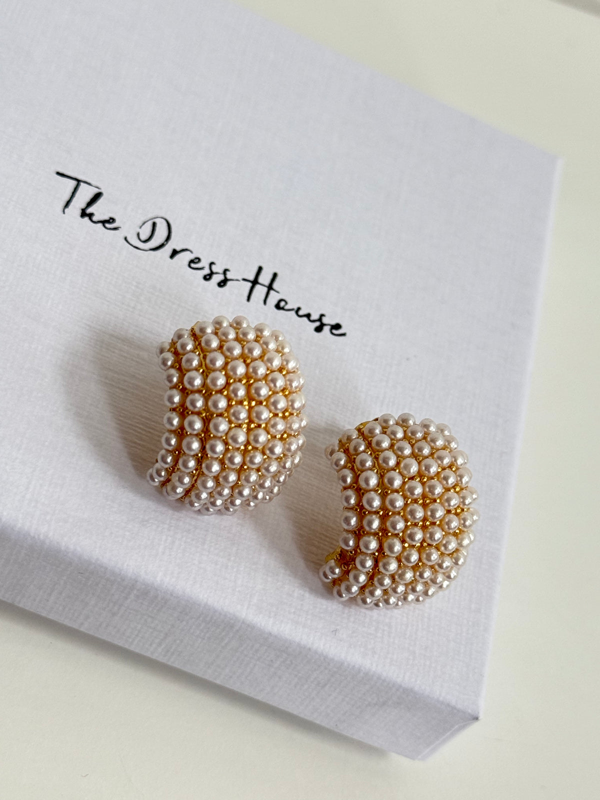 Betsy - Pearl Gold Earring