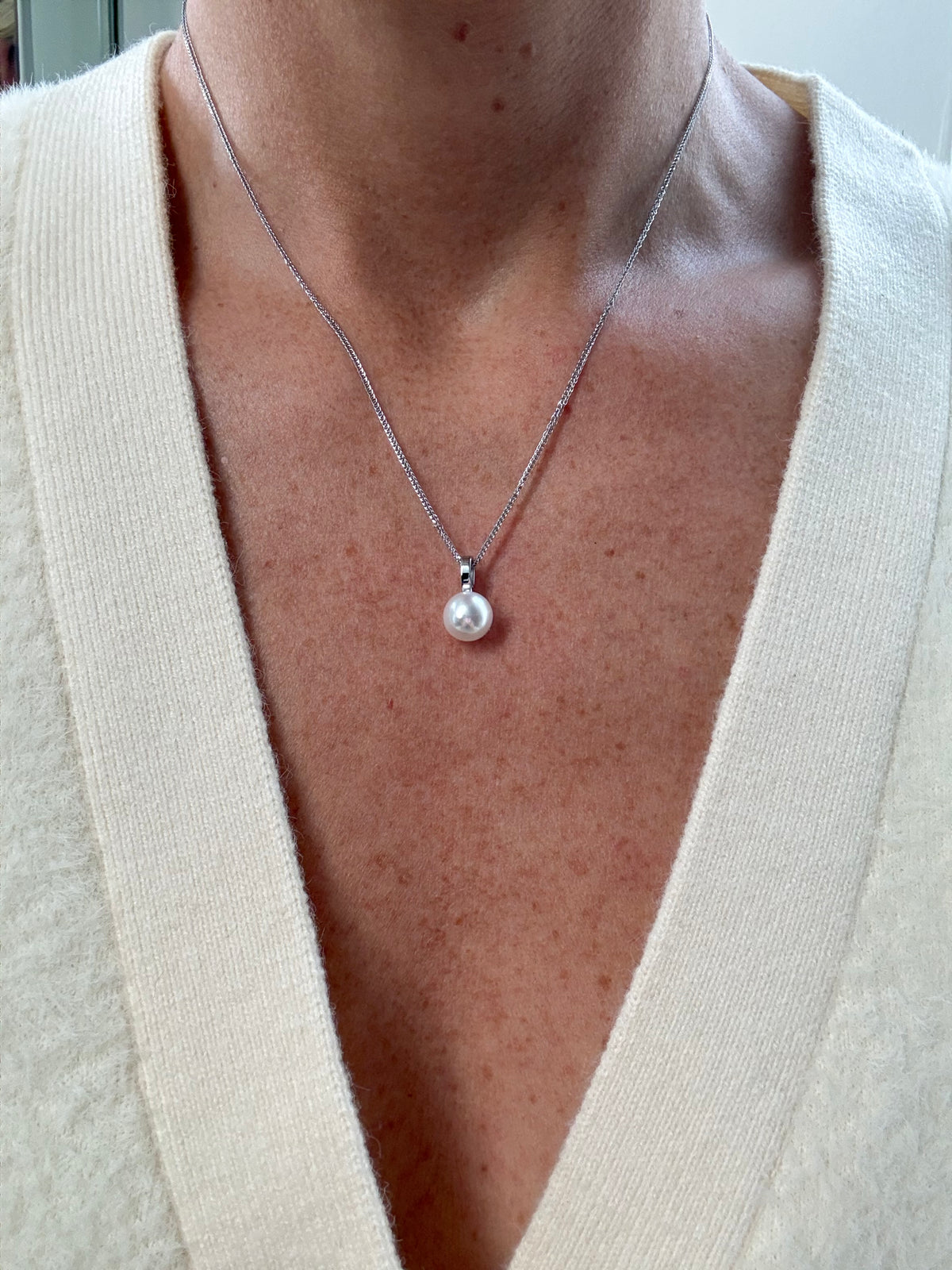 Tilly - Silver Pearl Necklace