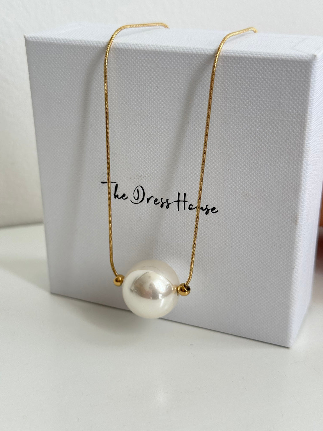 Jill - Gold Pearl Necklace