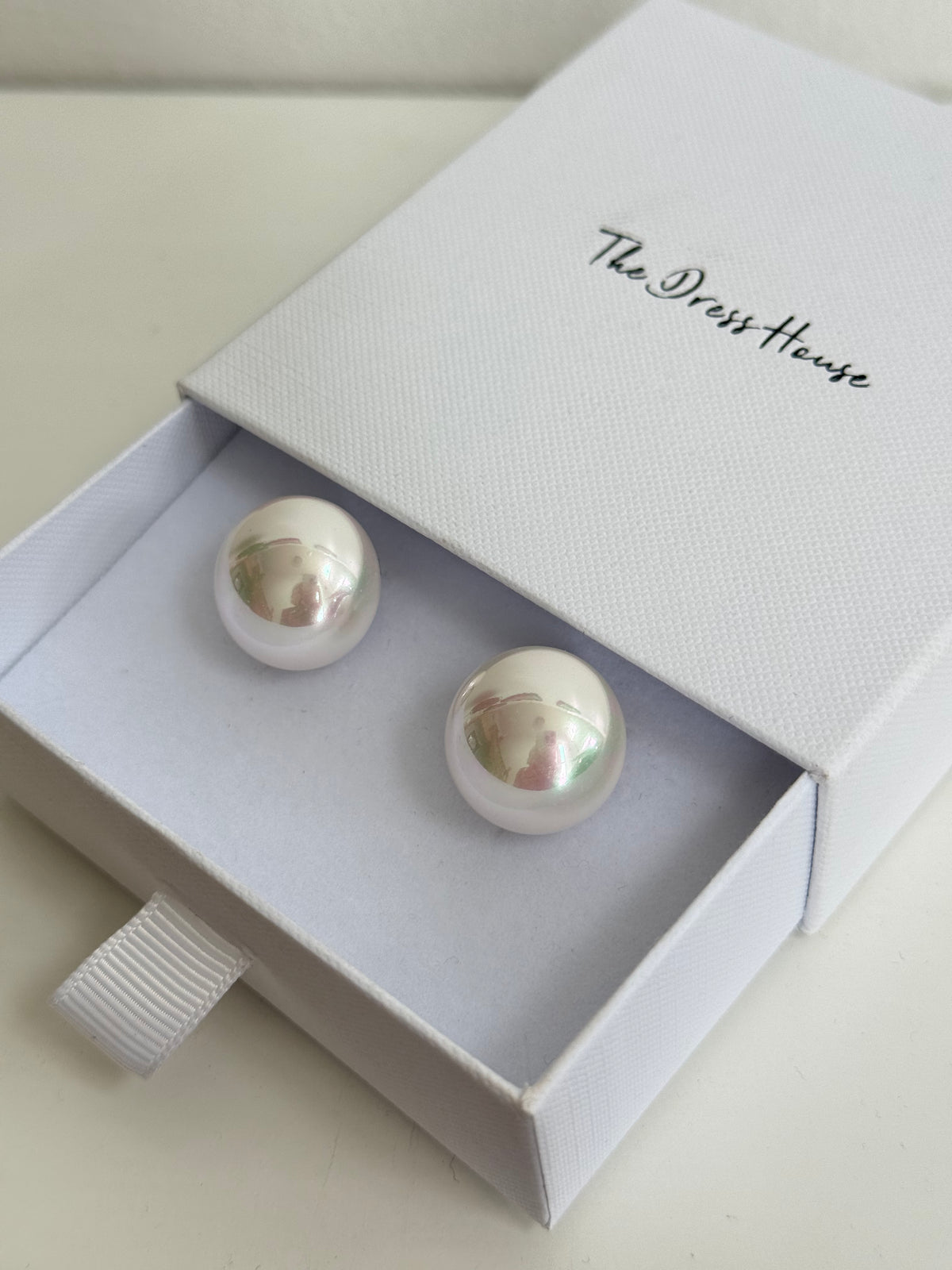 Lily - Gold Pearl Earring (20mm)