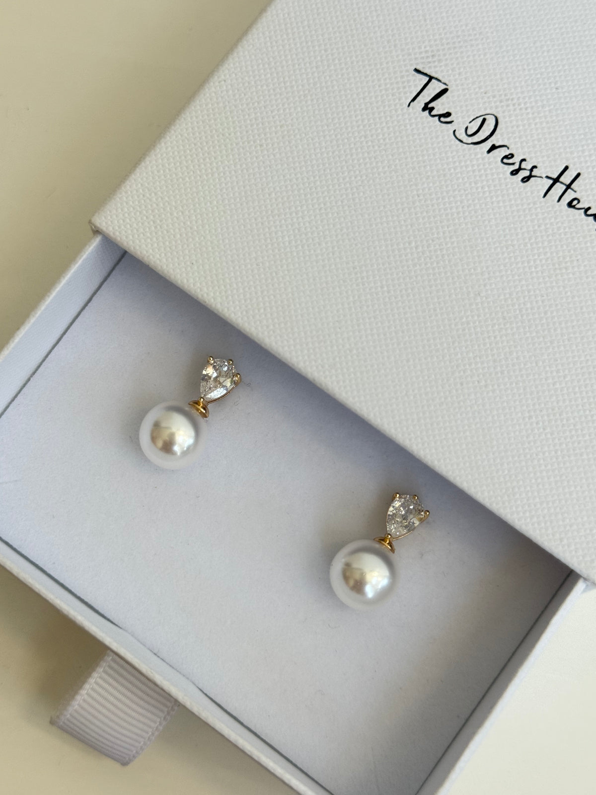 Aurora - Gold Pearl Earring