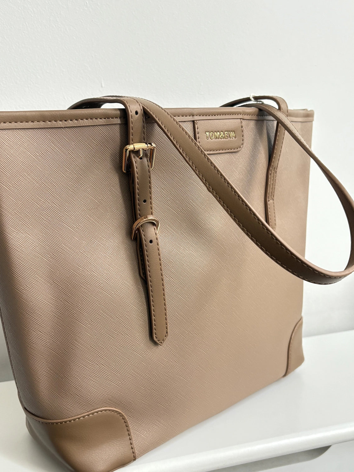 Tom & Eva Kim Brown Handbag