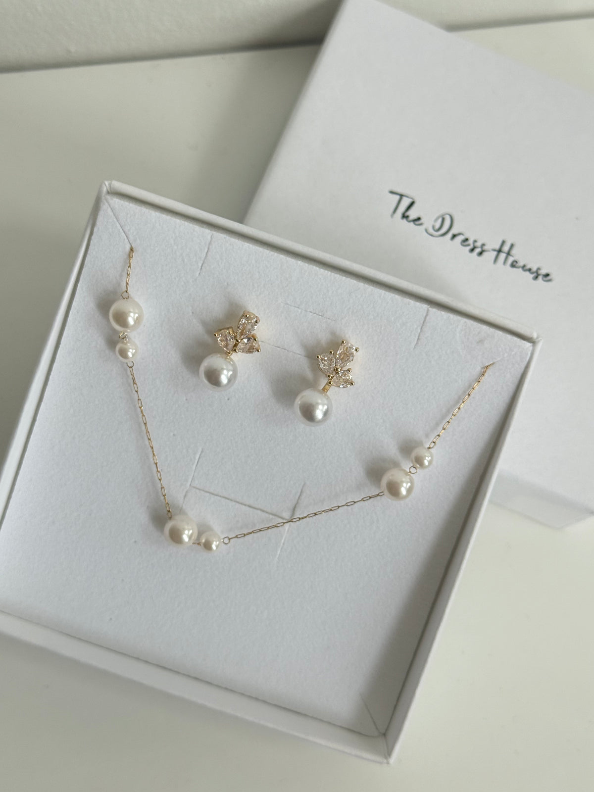 Olivia Daisy - Gold Pearl Bracelet Earring Set