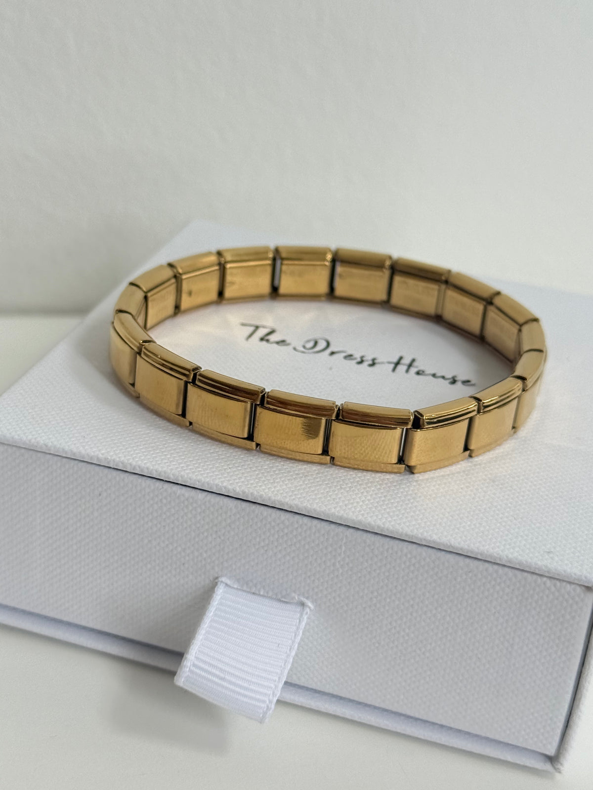 Della - Gold Bangle Bracelet