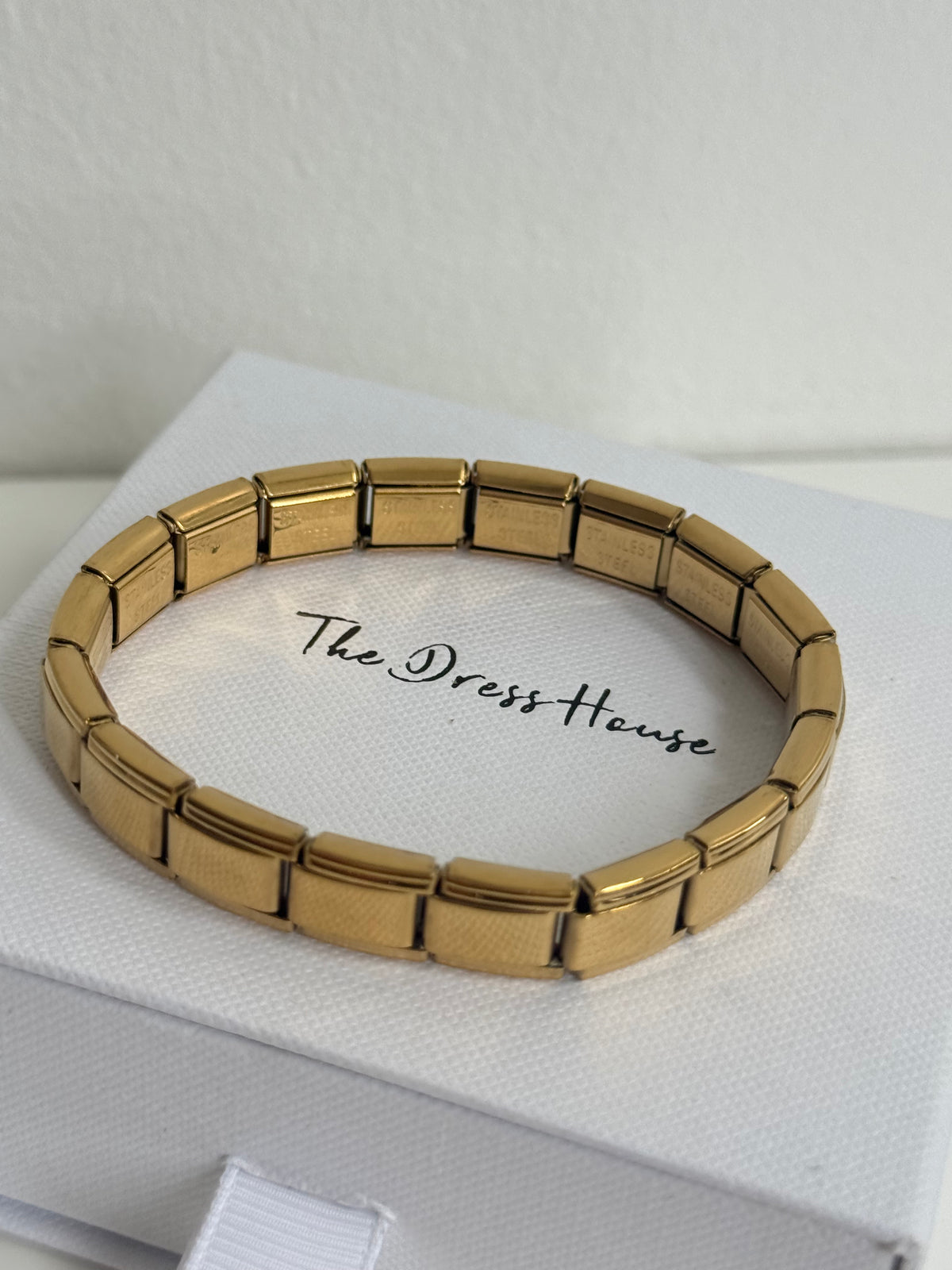 Della - Gold Bangle Bracelet