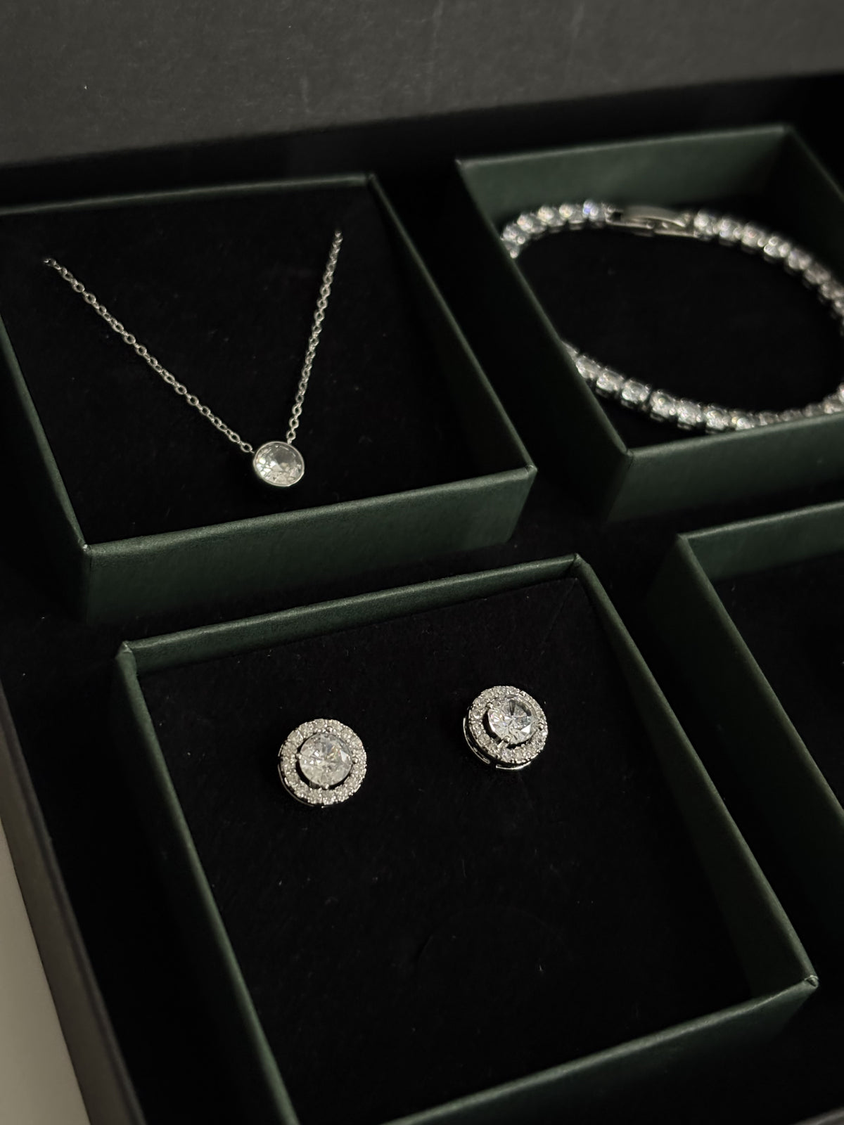 TDH Gift Box 26 - Silver Ring Bracelet Necklace Earring