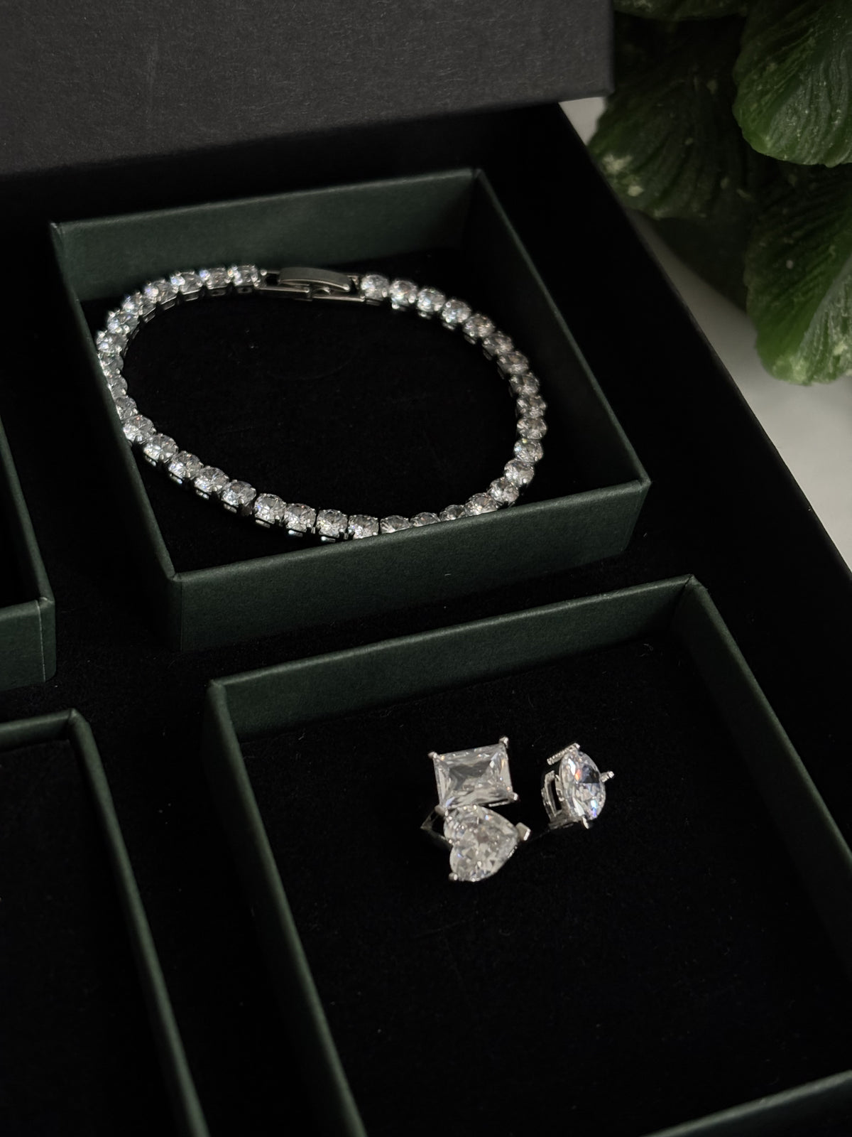 TDH Gift Box 26 - Silver Ring Bracelet Necklace Earring