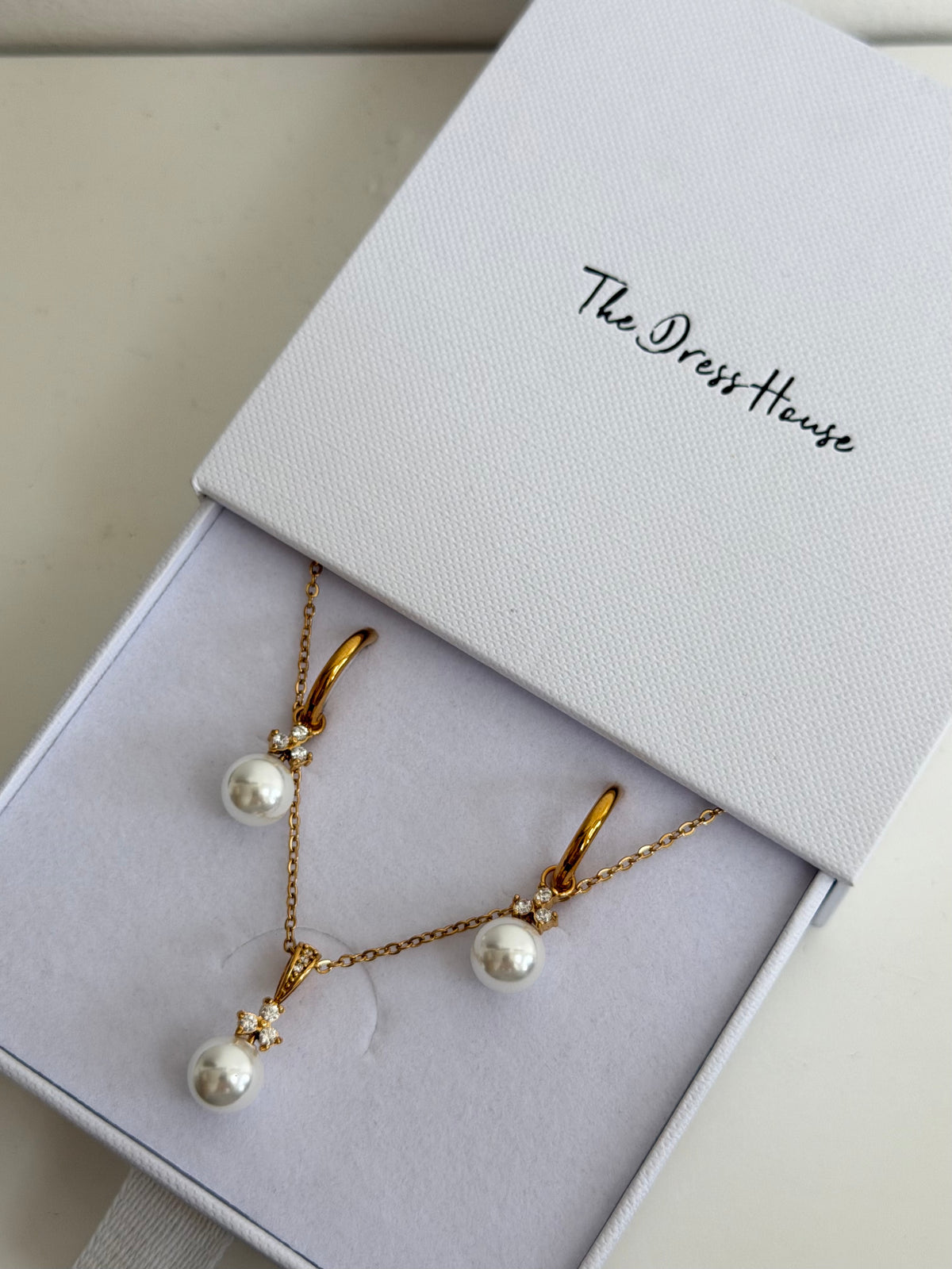 Elodie - Clover Pearl Necklace Earring Set