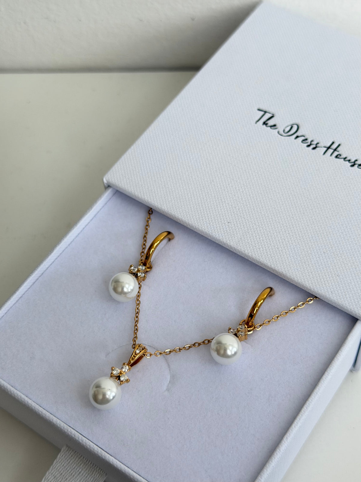 Elodie - Clover Pearl Necklace Earring Set